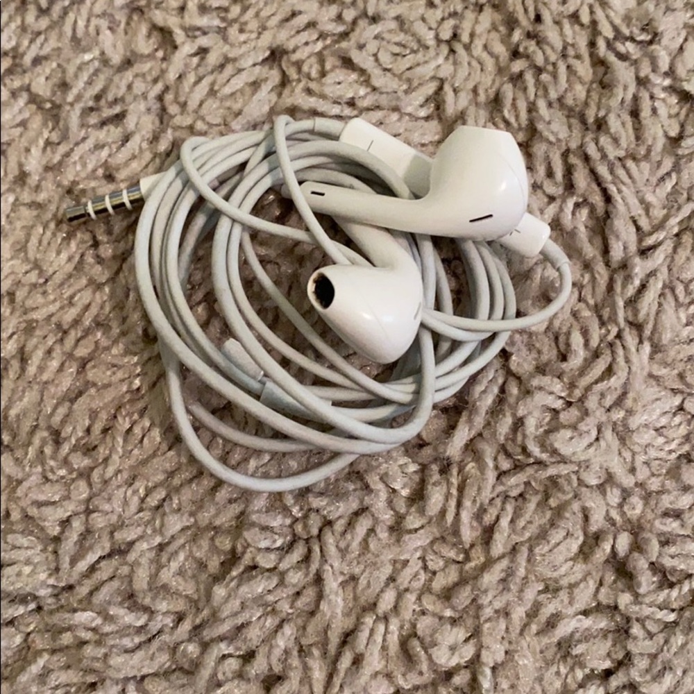 EarPods with 3.5 mm Headphone Plug